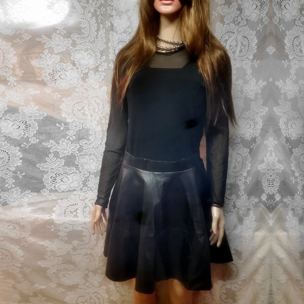 Comme leather mini skirt. Size L